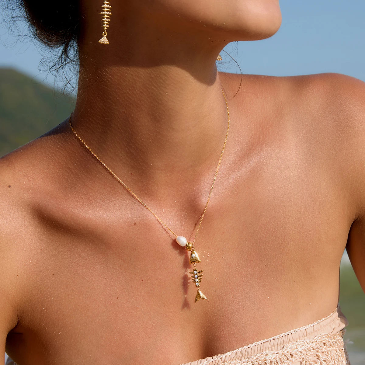 Gold Tressure Necklace