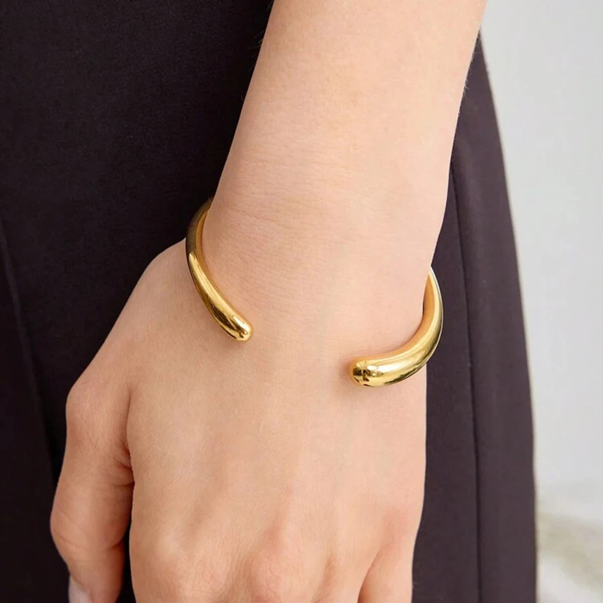 Isia Golden Bracelet