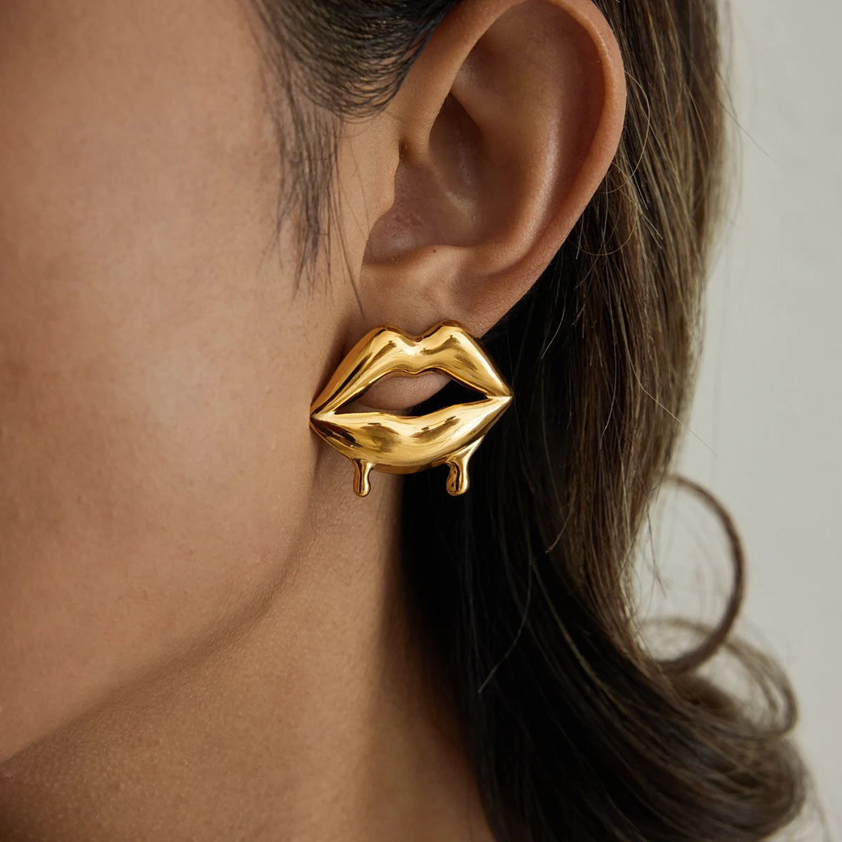 Luxe Lips Earrings