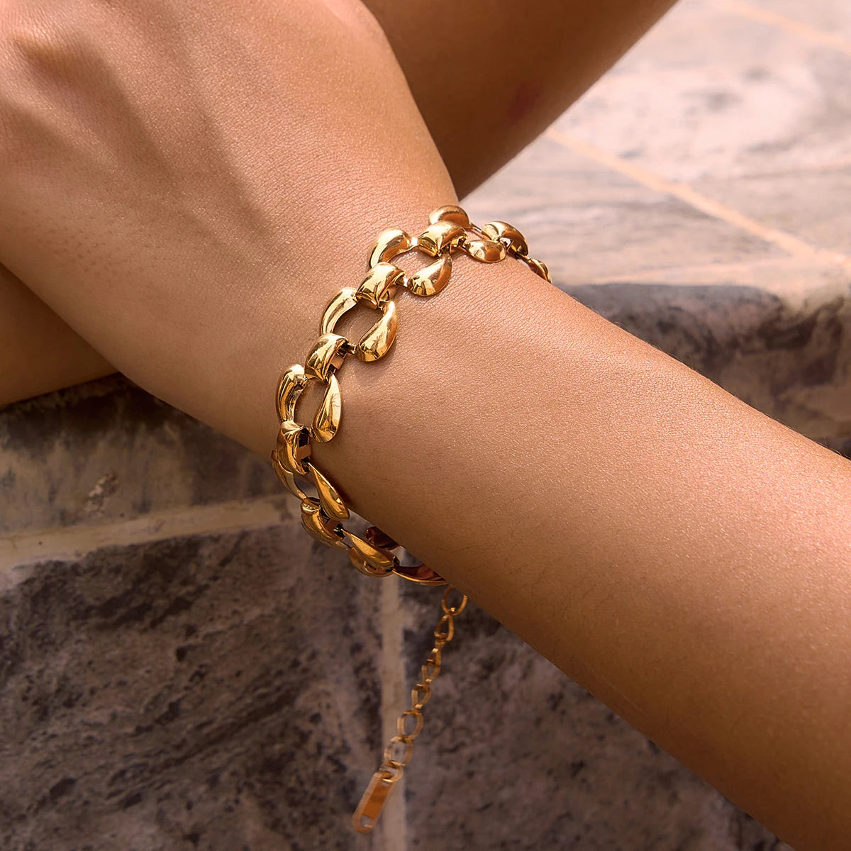 Hollow Chain Bracelet