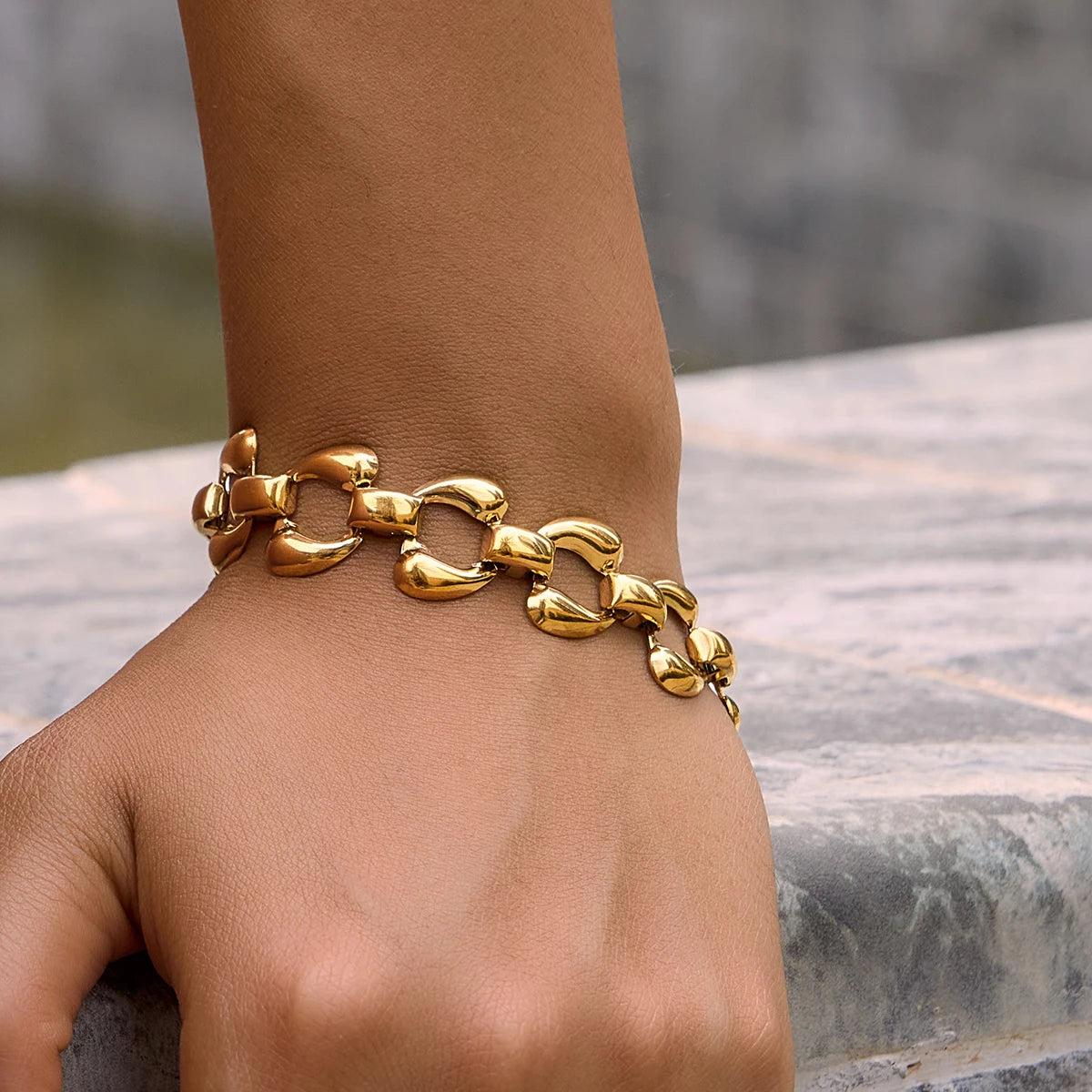 Hollow Chain Bracelet