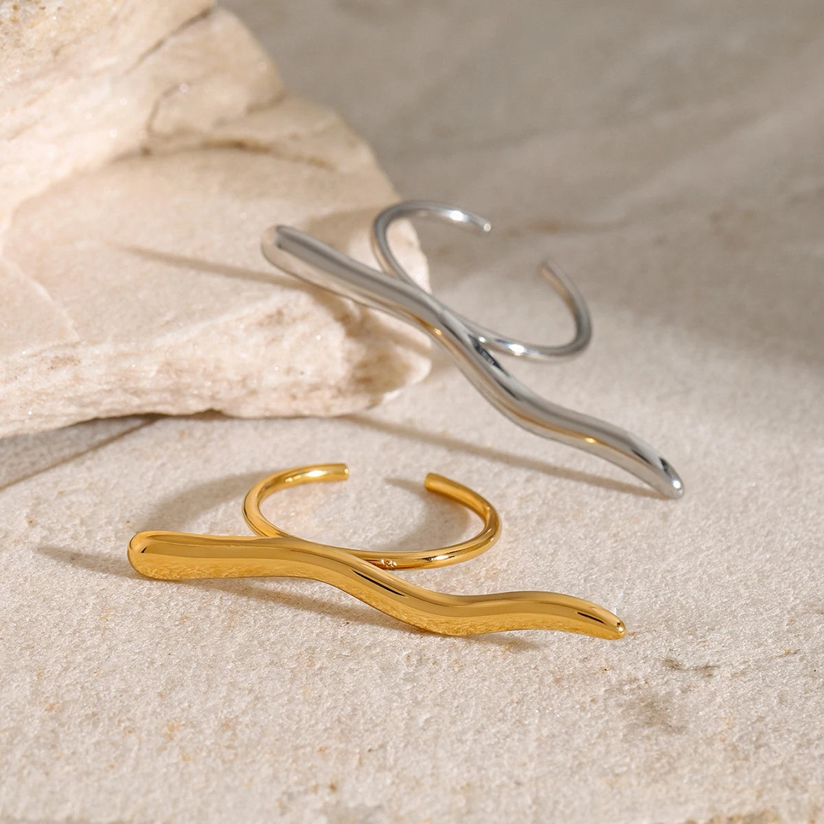 Classy Wave Ring