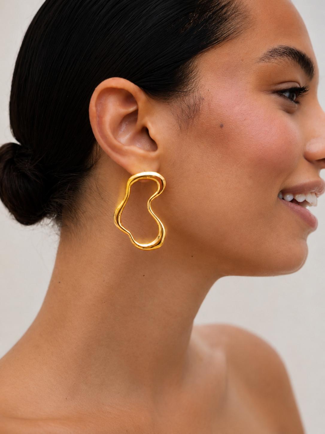 Wave Statement Earrimg
